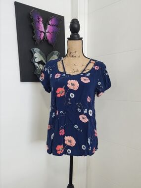 SO Navy Floral Short Sleeve Cutout Women's Top